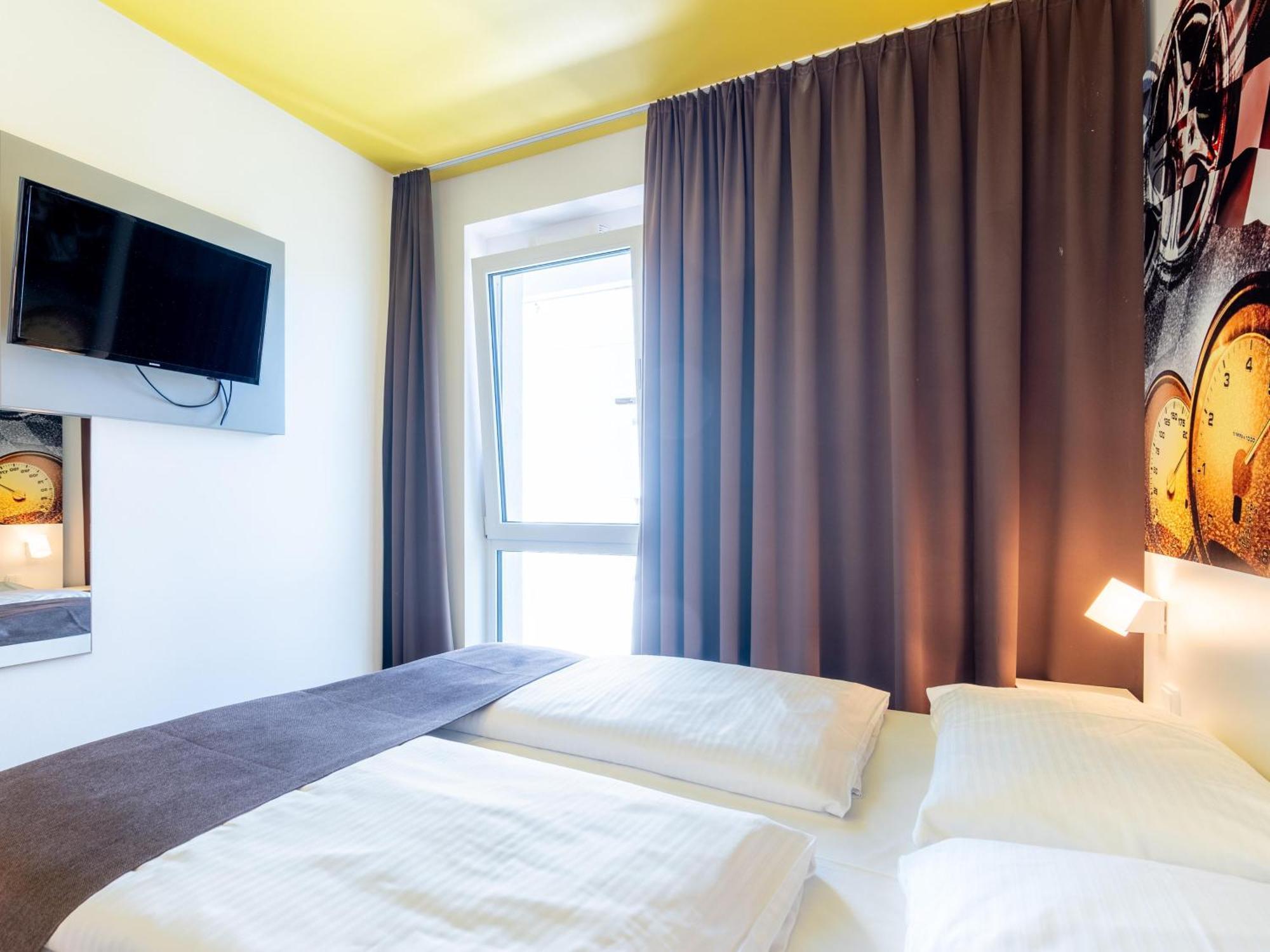 B&B Hotel Stuttgart-Zuffenhausen エクステリア 写真