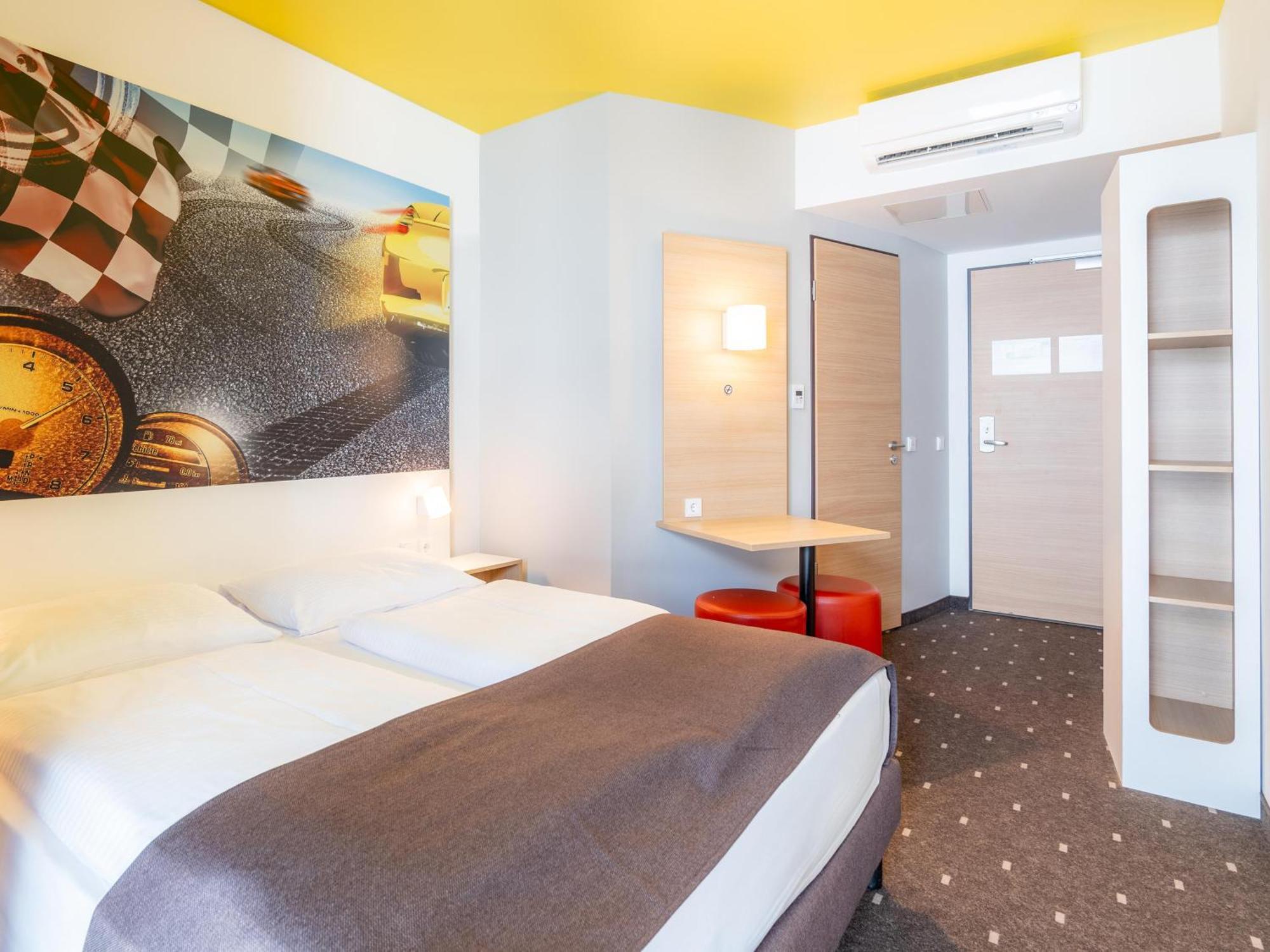 B&B Hotel Stuttgart-Zuffenhausen エクステリア 写真