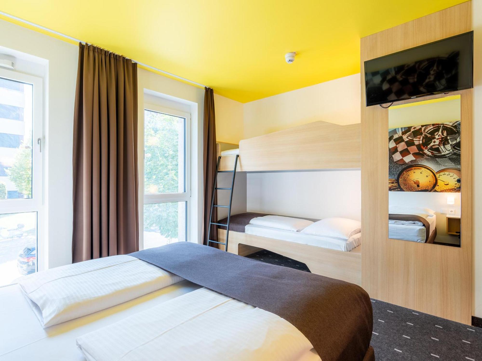 B&B Hotel Stuttgart-Zuffenhausen エクステリア 写真