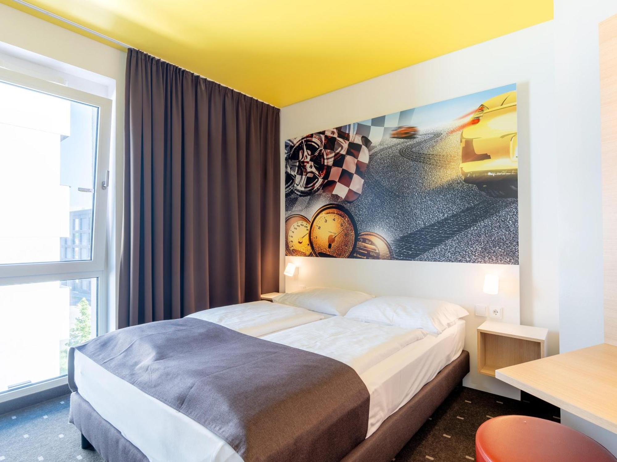 B&B Hotel Stuttgart-Zuffenhausen エクステリア 写真