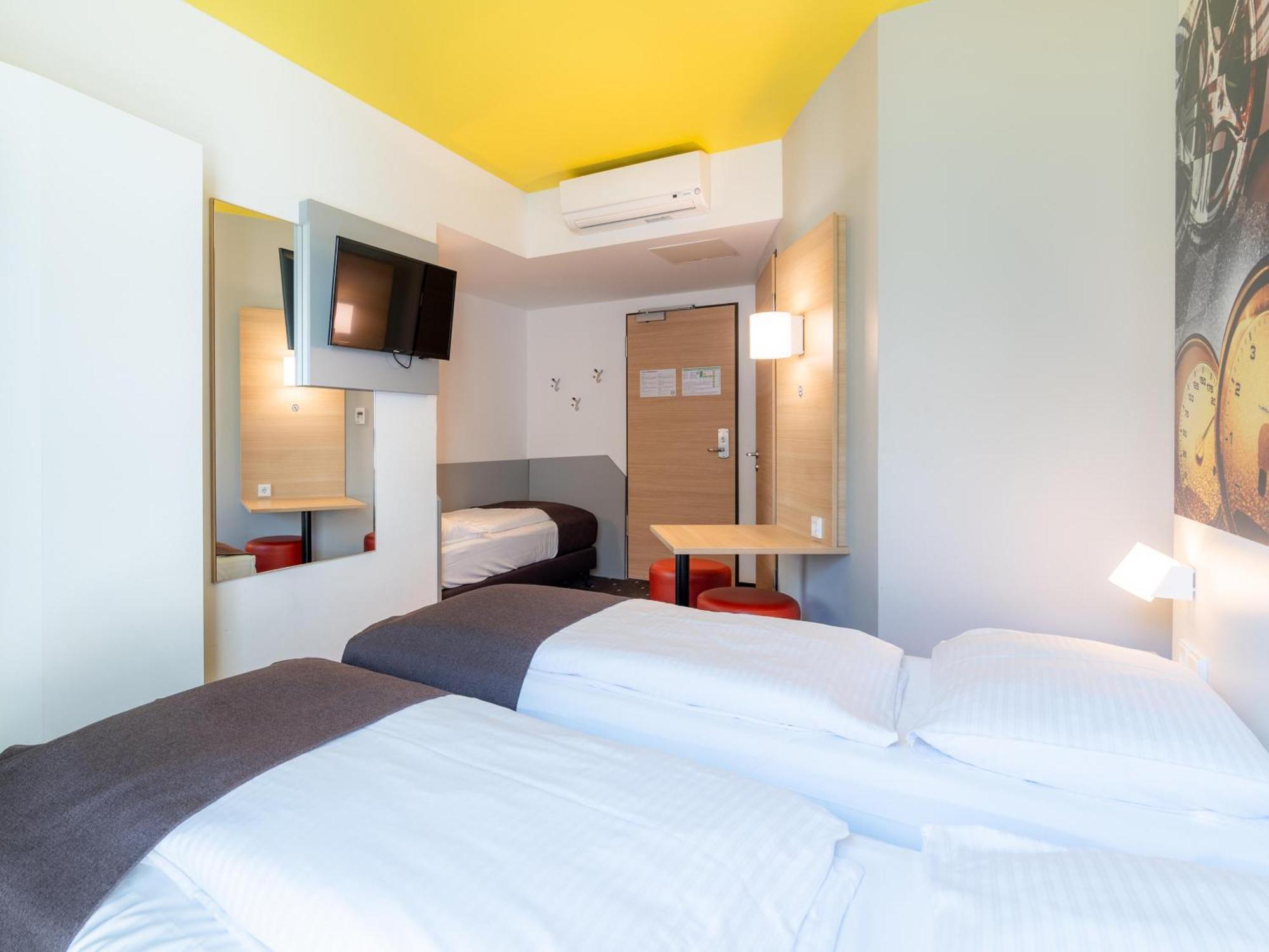 B&B Hotel Stuttgart-Zuffenhausen エクステリア 写真