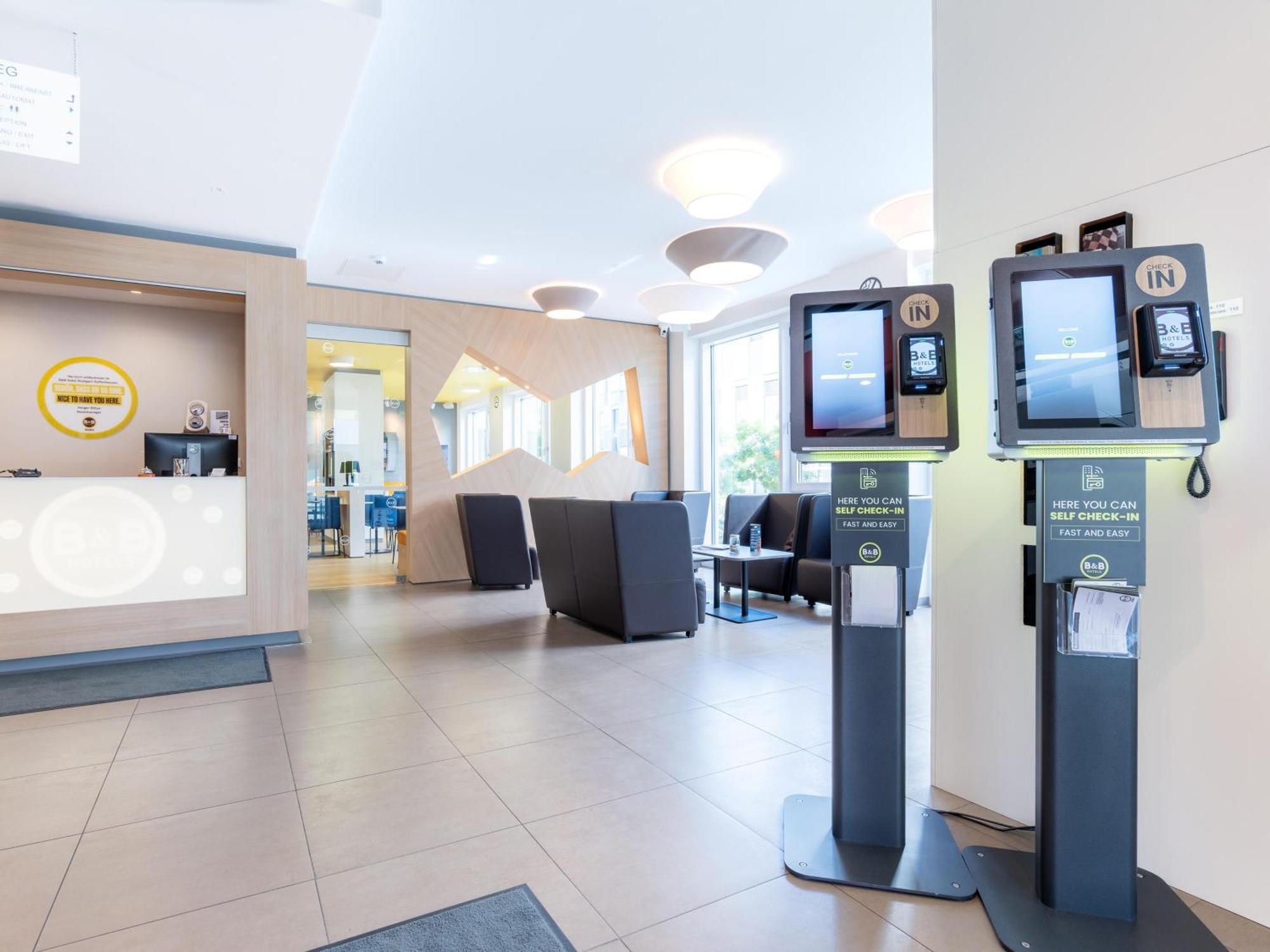 B&B Hotel Stuttgart-Zuffenhausen エクステリア 写真