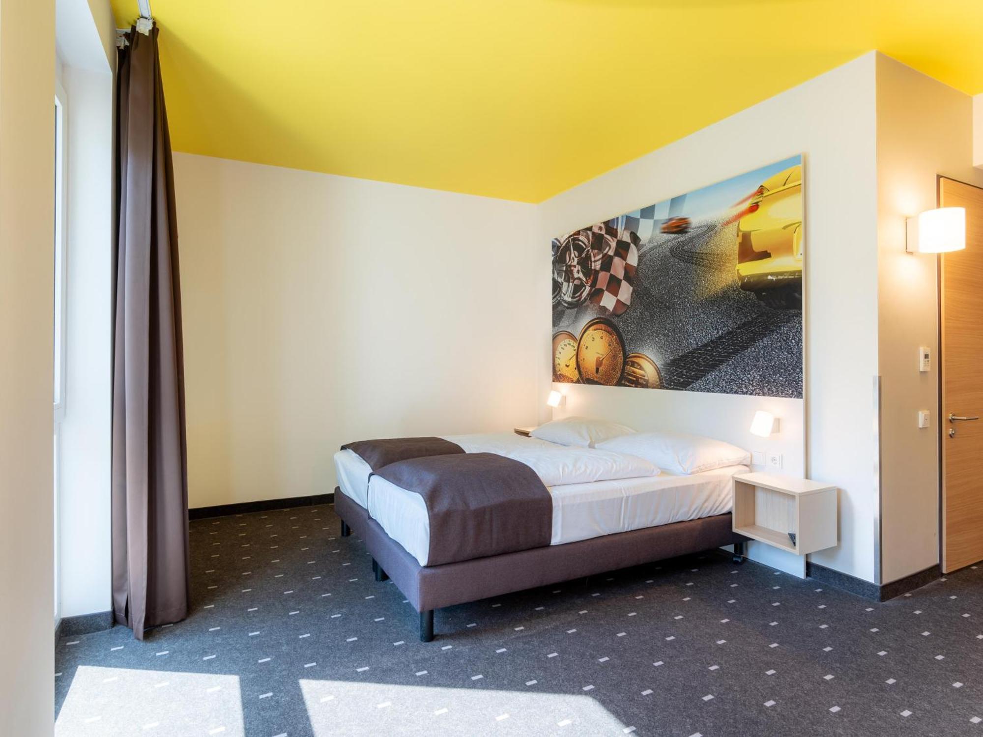 B&B Hotel Stuttgart-Zuffenhausen エクステリア 写真